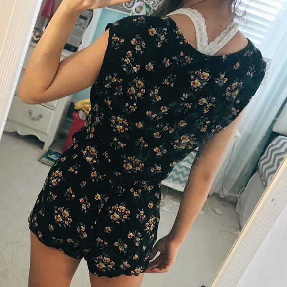 Black Floral Romper - Picture 3 of 4